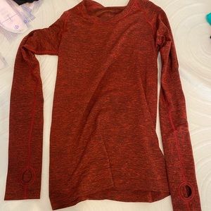 Lululemon long sleeve workout shirt